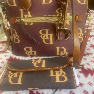 Dooney & Bourke bundle The bag and wallet is new